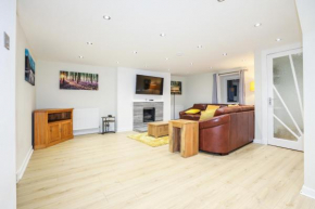 mySTAYINN Tomnahurich 3 Bedroom House